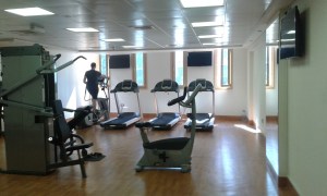 Lost "track" of time until noon, when I finally got on the treadmill after a two-week hiatus. See those tv screens? Yeah, they don't work. Never have. 